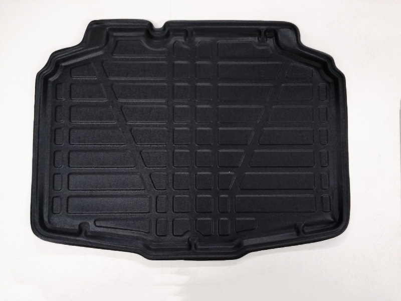 Frontaufnahme einer Kofferraumwanne für Skoda Fabia 4.