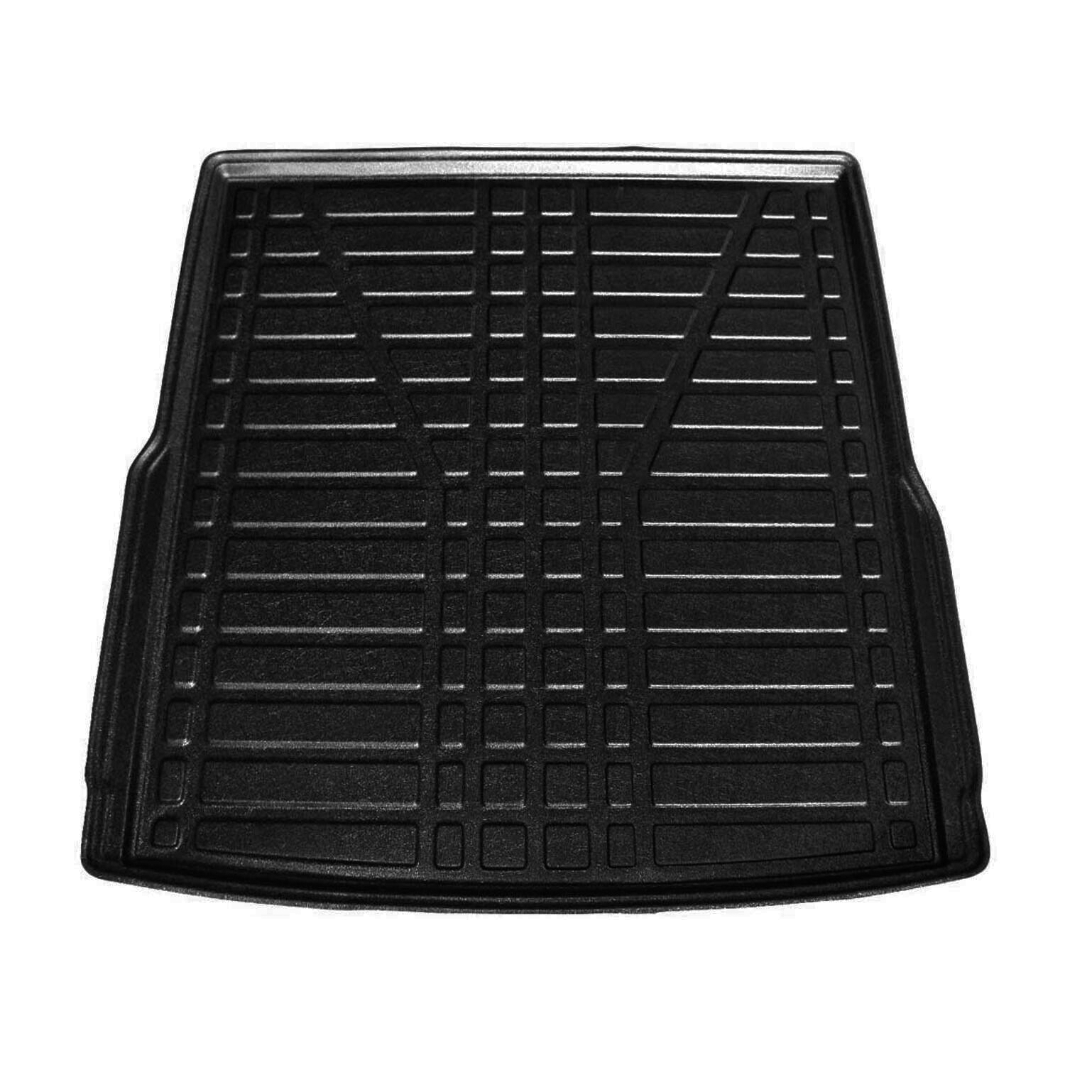 Frontaufnahme einer Kofferraumwanne für VW Passat Variant B8.